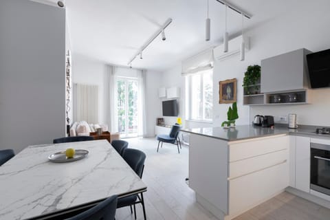 Kitchen or kitchenette, Living room, Dining area