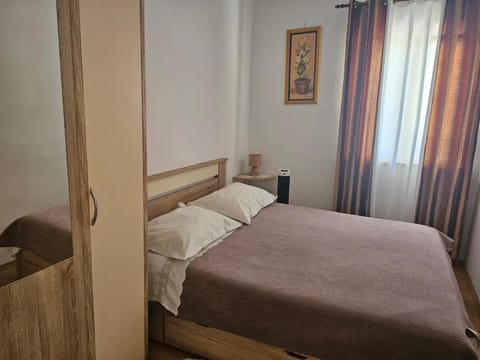 Apartments Sandra - Trogir Apartment in Okrug Gornji