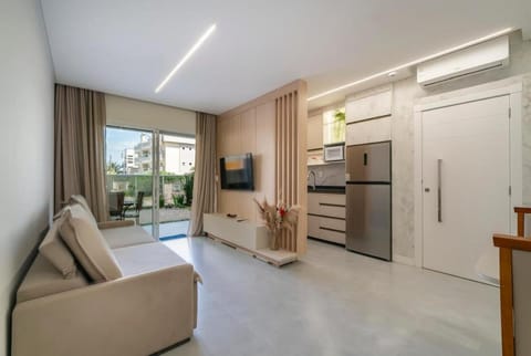 TV and multimedia, Kitchen or kitchenette, Living room