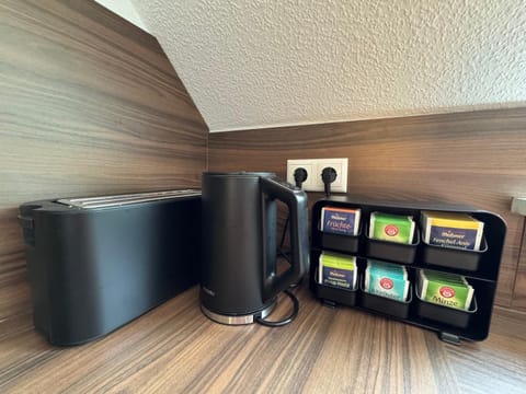 Coffee/tea facilities, Kitchen or kitchenette, toaster
