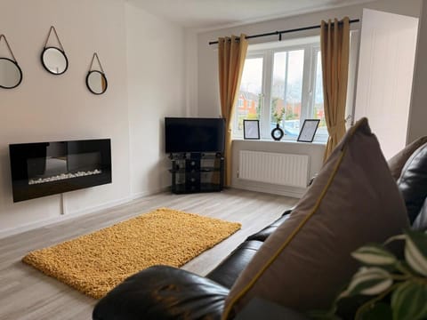 Woody Bank by GB Short Stays House in England