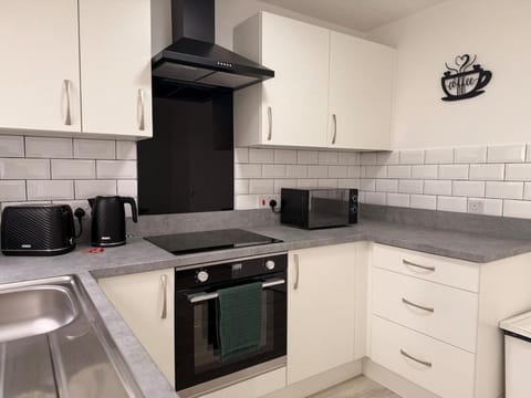 Woody Bank by GB Short Stays House in England