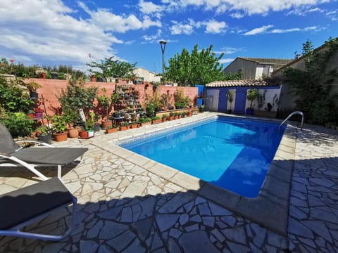 Swimming pool, sunbed