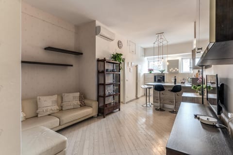 Kitchen or kitchenette, Living room