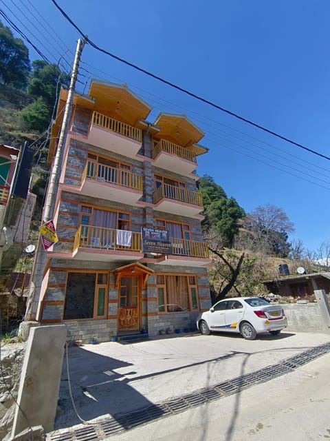 Natural landscape, Mountain view, Mountain view, Street view, Location, Parking
