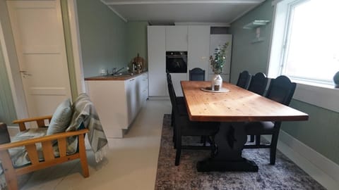 Kitchen or kitchenette, kitchen, kitchen