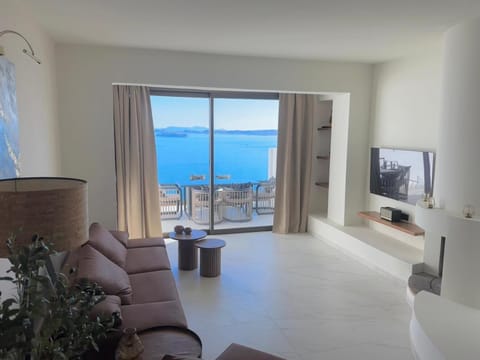 TV and multimedia, Living room, Sea view
