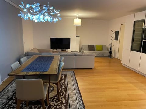 Green & Sea in City Central Oasis Private parking Apartment in Trieste