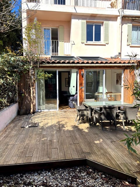 Paul Cézanne garden apartment with air conditioning Apartment in Aix-en-Provence