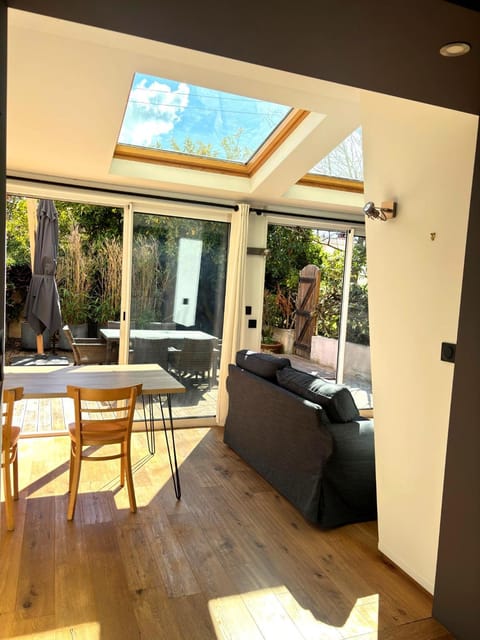 Paul Cézanne garden apartment with air conditioning Apartment in Aix-en-Provence