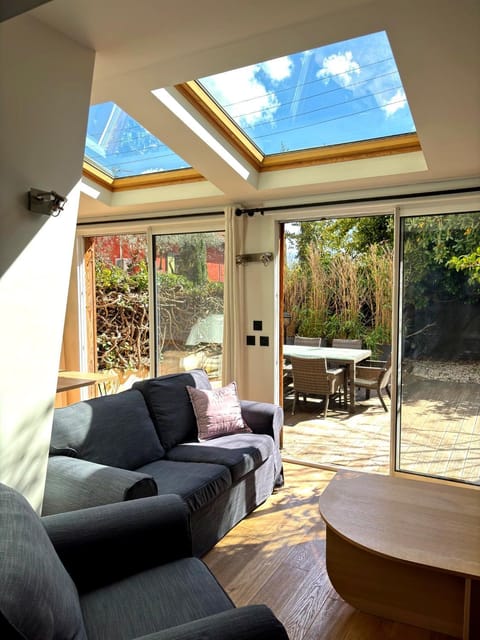 Paul Cézanne garden apartment with air conditioning Apartment in Aix-en-Provence