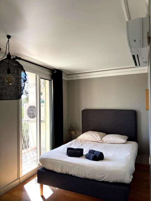 Paul Cézanne garden apartment with air conditioning Apartment in Aix-en-Provence