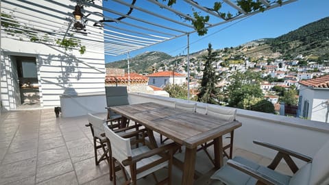 Day, Natural landscape, Summer, Balcony/Terrace, Dining area, Autumn, On site, Mountain view, Seasons, Sunrise, Sunset, furniture