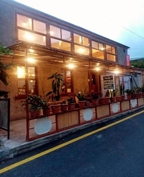 Property building, Restaurant/places to eat