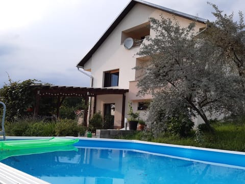 Property building, Day, Pool view, Swimming pool