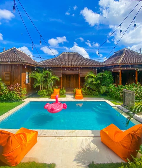 Property building, Day, Garden, Garden view, Pool view, Swimming pool, sunbed