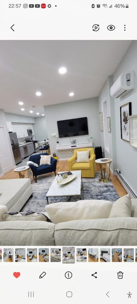Living room, Photo of the whole room