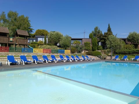Pool view, Swimming pool, sunbed