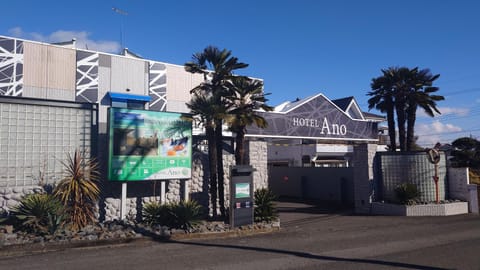 Property building, Day
