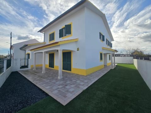 Property building, Garden, pet friendly