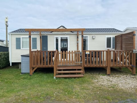 Les pieds dans l eau Campground/ 
RV Resort in Le Portel