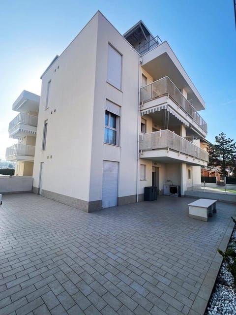 Property building, Balcony/Terrace