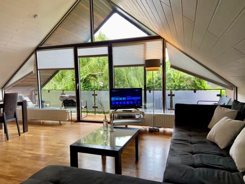 TV and multimedia, Living room, Dining area