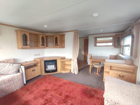 Photo of the whole room, Seating area, Dining area