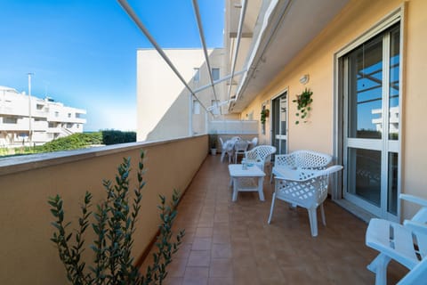 Property building, Day, View (from property/room), Balcony/Terrace, Balcony/Terrace, Dining area