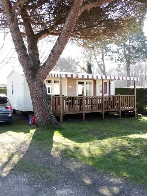 Property building, Communal lounge/ TV room, Day, Natural landscape, Garden, Evening entertainment, Garden view