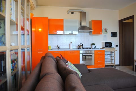 Kitchen or kitchenette, Dining area, Communal kitchen