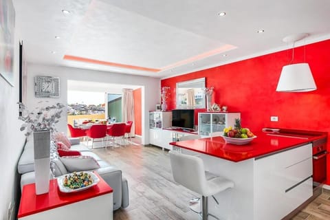TV and multimedia, Kitchen or kitchenette, Living room, Dining area