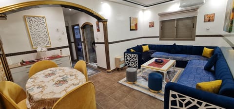 Living room, Seating area, Dining area, air conditioner