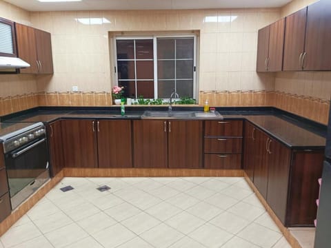 Gorgeous Villa Rooms opposite to Mirdif City Center Vacation rental in Al Sharjah