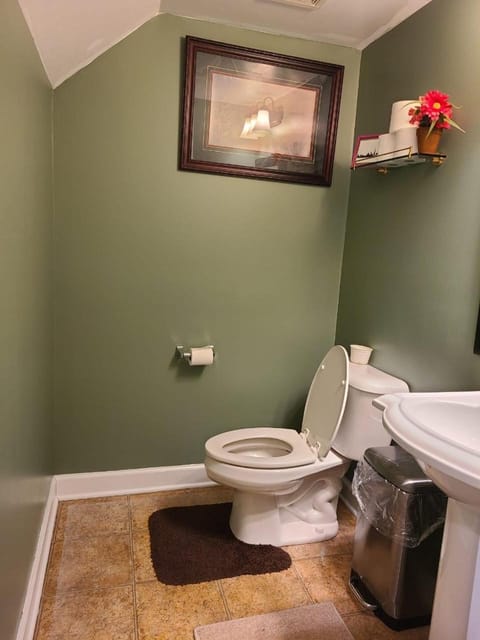 Charming Escape Haven House in Lexington