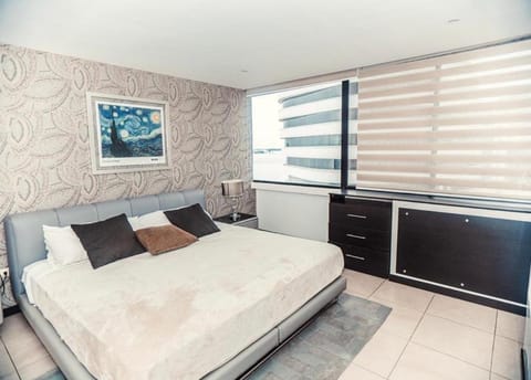 Bed, Living room, Photo of the whole room, Seating area, Bedroom