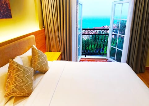 Bed, View (from property/room), Balcony/Terrace, Bedroom