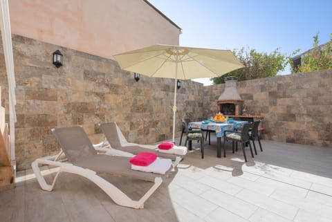 Balcony/Terrace, sunbed