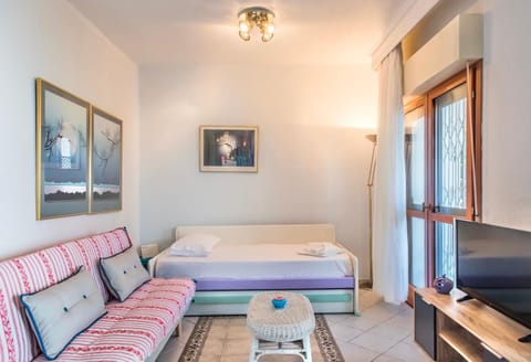 Living room, Photo of the whole room