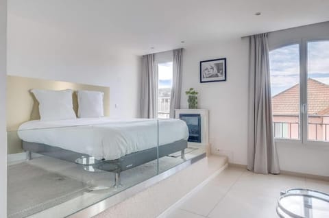 Le Semiramis l Central & Views l Shellter Rentals Inn in Saint-Tropez