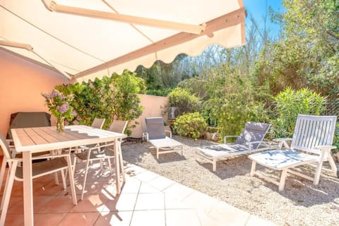 Le Cottage l Pool & Beachside l Shellter Rentals House in Saint-Tropez