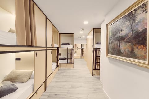 Bedroom, bunk bed