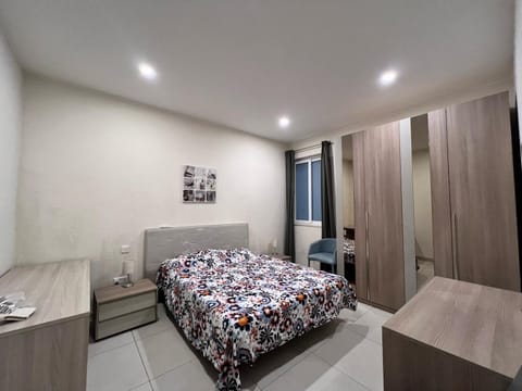 Bed, Photo of the whole room, Bedroom, wardrobe