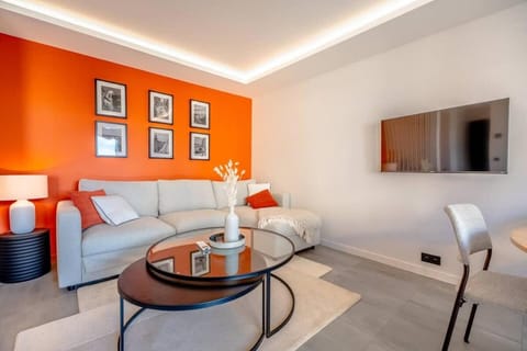 Le Sublime l View & Terrace l Shellter Rentals Apartment in Saint-Tropez