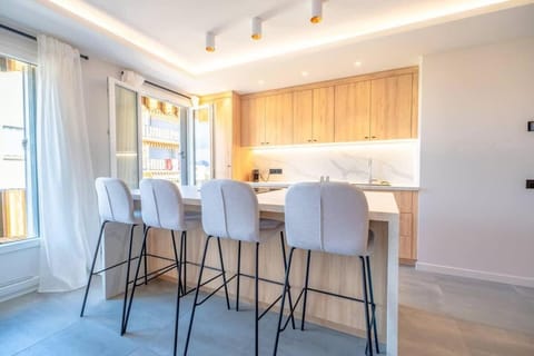 Le Sublime l View & Terrace l Shellter Rentals Apartment in Saint-Tropez