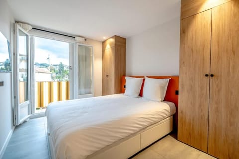 Le Sublime l View & Terrace l Shellter Rentals Apartment in Saint-Tropez