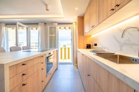 Le Sublime l View & Terrace l Shellter Rentals Apartment in Saint-Tropez