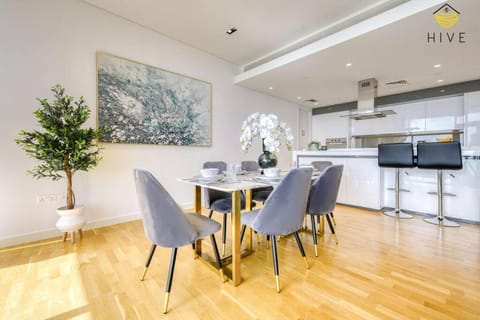 3 Bedroom With Sea View From Balcony and All Rooms Apartment in Dubai