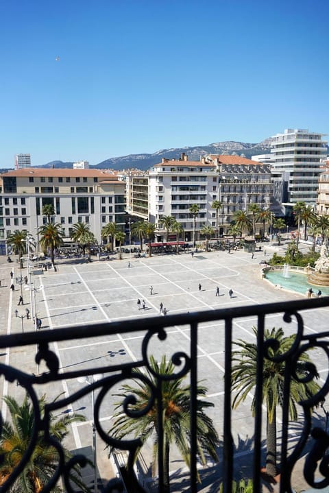 Nearby landmark, Day, City view, Sea view