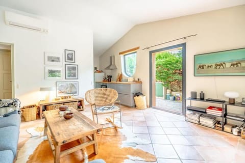 Le Petit Refuge l Authentic l Shellter Rentals House in Saint-Tropez